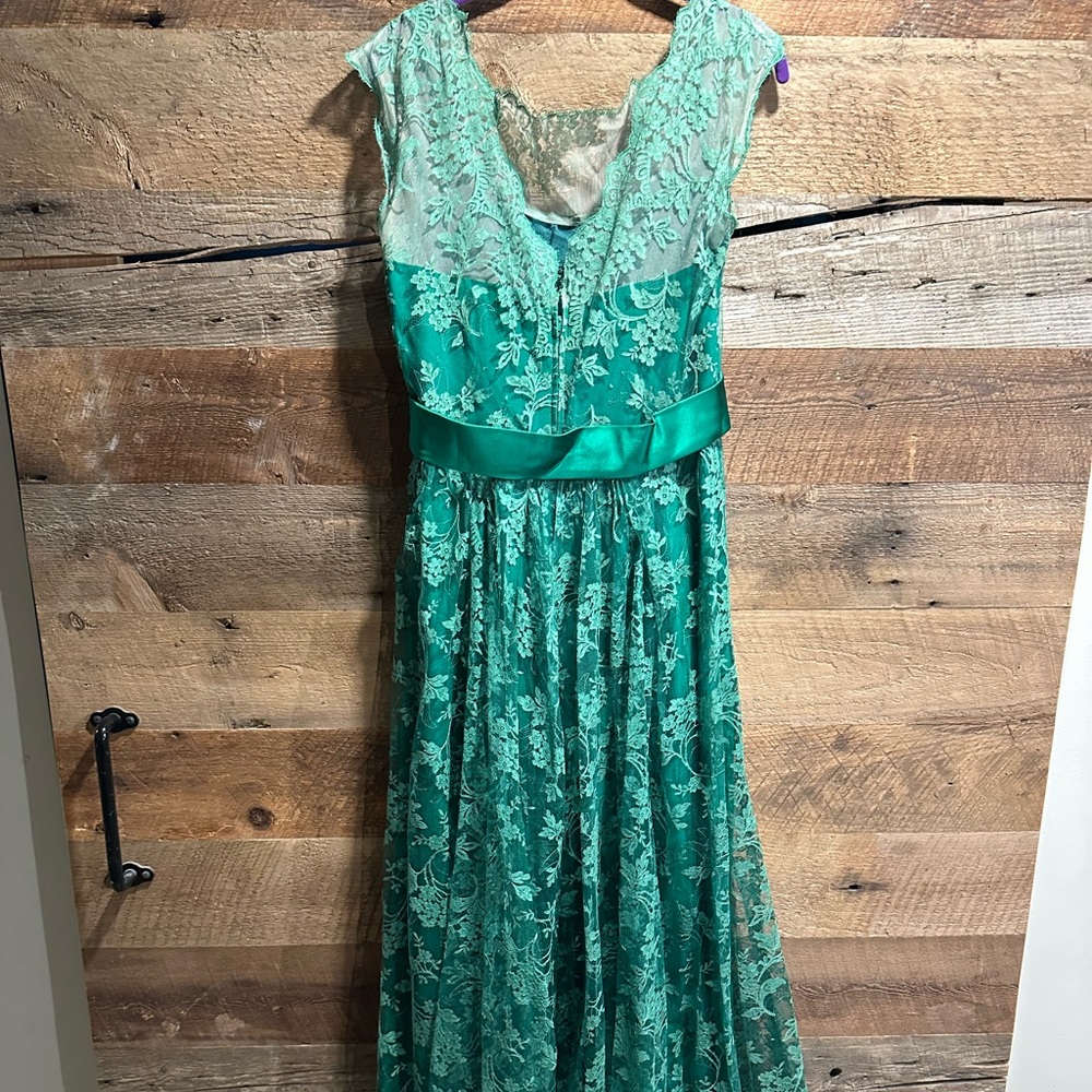 Vintage 1960s Malcolm Starr Chantilly Lace Emerald Green Maxi Dress - Picture 5 of 6